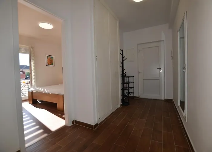 Carducci 16 * Ρόβινι